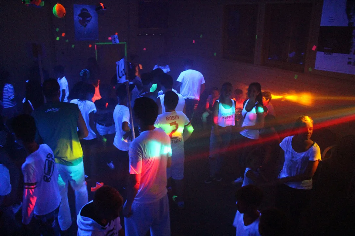 Neonparty in der Monsterburg