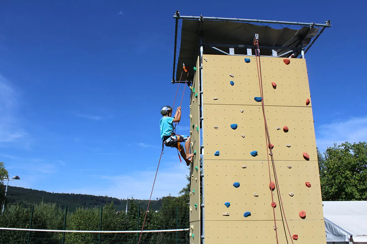 Kletterturm im Zeltlager Untersteinbach